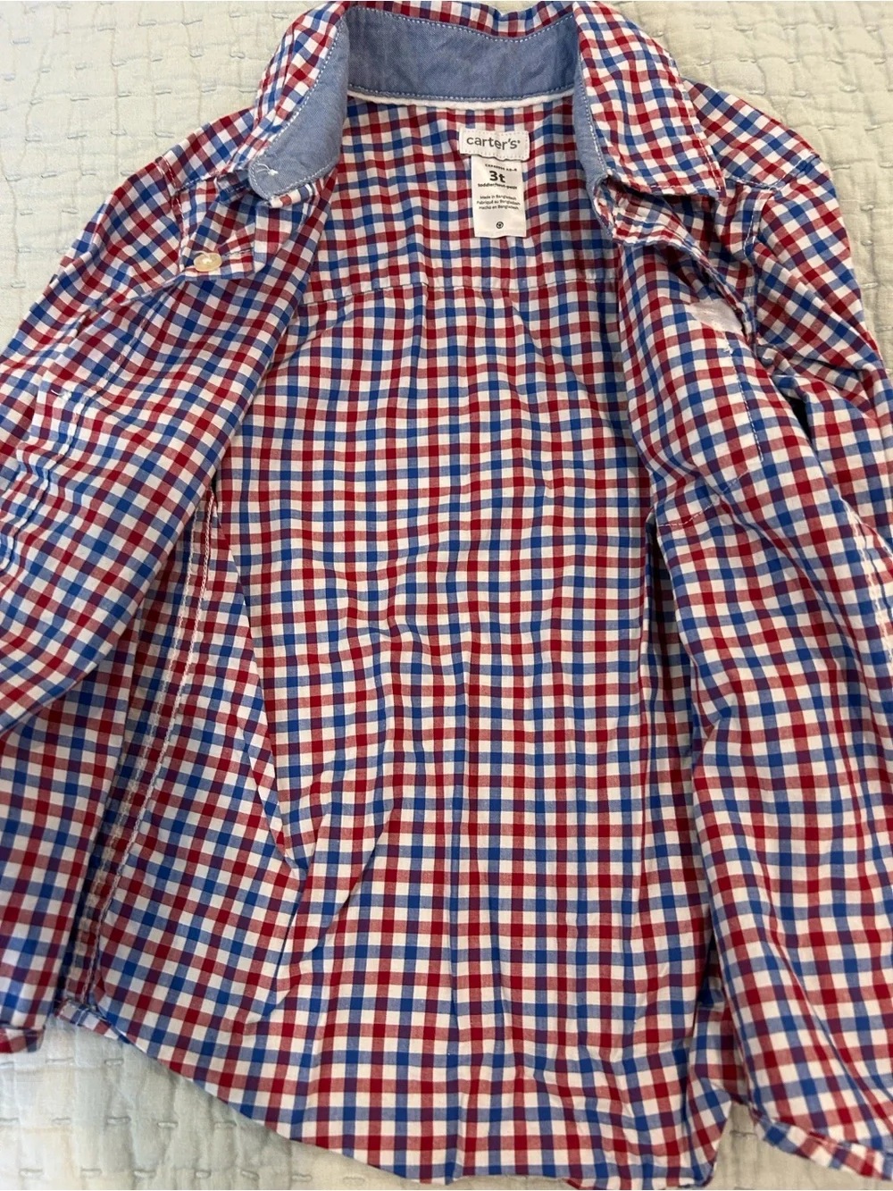 Carter’s boys button-down. Size 3T.